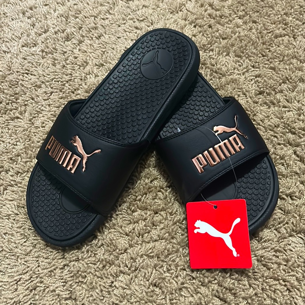 Brand new never worn puma slides.